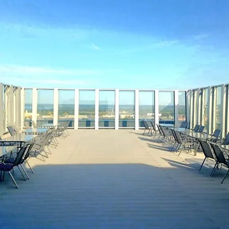 Hanza Tower Ajp Glamour High Floor Daire *