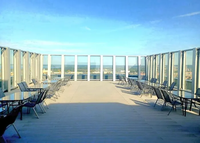 Hanza Tower Ajp Glamour High Floor Apartment *